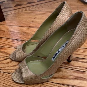 Manolo Blahnik gold snake skin high heels, size 35 (5.5 US)